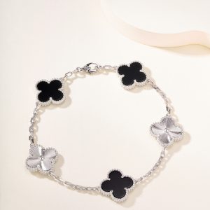 Van Cleef & Arpels Vintage Alhambra 5 motifs Bracelet vca1001