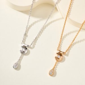 Chanel Extrait de  N°5 Necklace cc2003