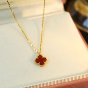 Van Cleef & Arpels Sweet Alhambra Necklace Carnelian vca2011