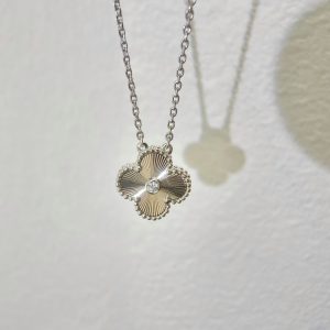 Van Cleef & Arpels Vintage Alhambra Necklace vca2030