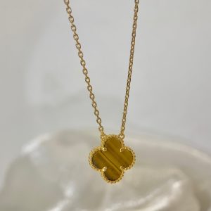 Van Cleef & Arpels Vintage Alhambra Tiger’s eye Necklace vca2017