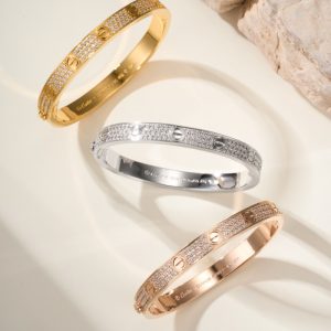 Cartier Classic Model Love Bracelet Paved