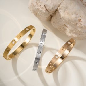 Cartier Classic Model Brushed Love Bracelet With 4 Diamonds