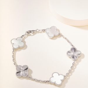 Van Cleef & Arpels Vintage Alhambra 5 motifs Bracelet vca1002