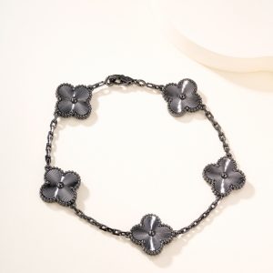 Van Cleef & Arpels Vintage Alhambra 5 motifs Bracelet vca1004