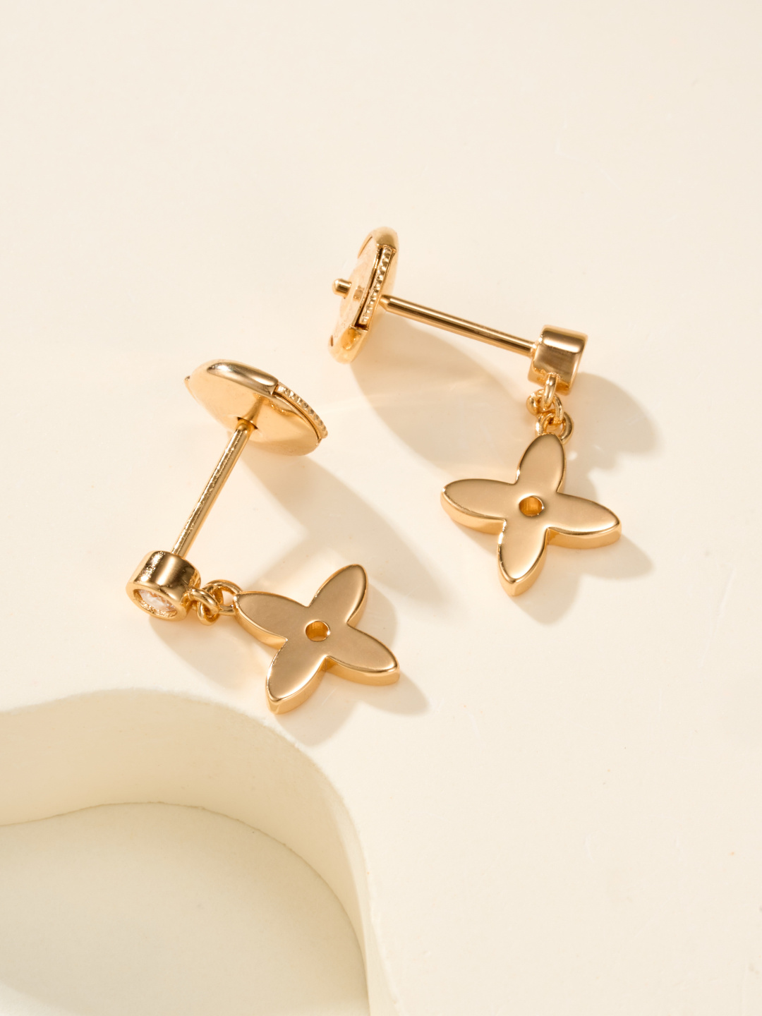 Louis Vuitton Idylle Blossom Ear Stud lv3001 5 Louis Vuitton Idylle Blossom Ear Stud lv3001 - Image 5