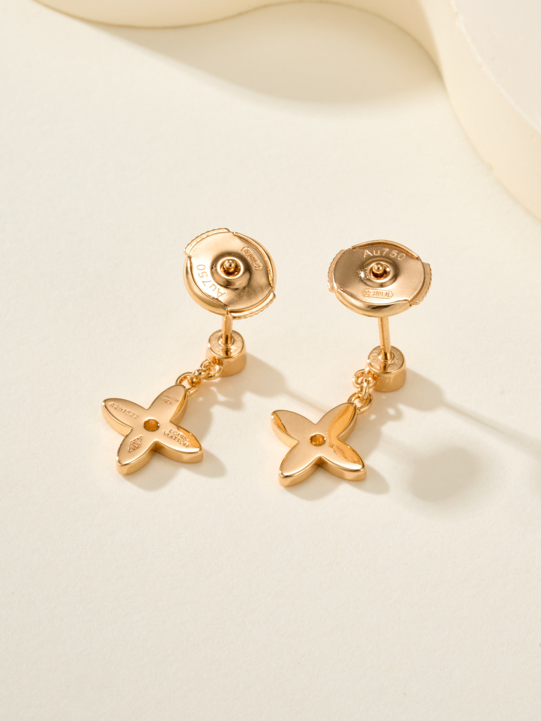 Louis Vuitton Idylle Blossom Ear Stud lv3001 7 Louis Vuitton Idylle Blossom Ear Stud lv3001 - Image 7