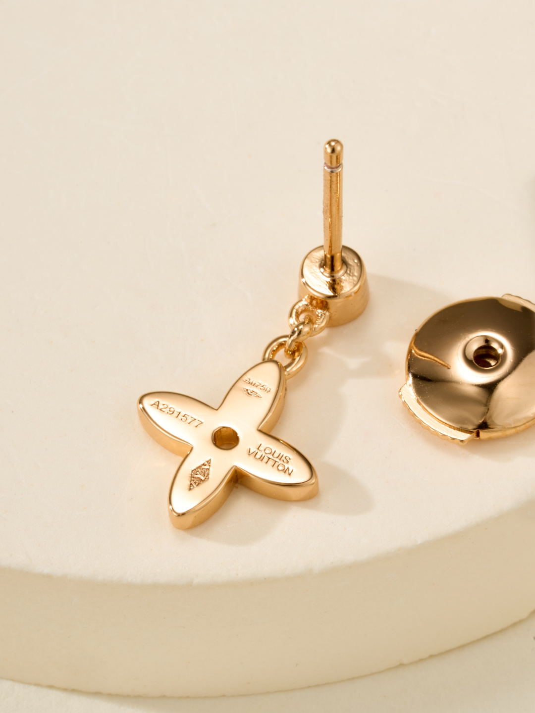 Louis Vuitton Idylle Blossom Ear Stud lv3001 9 Louis Vuitton Idylle Blossom Ear Stud lv3001 - Image 9