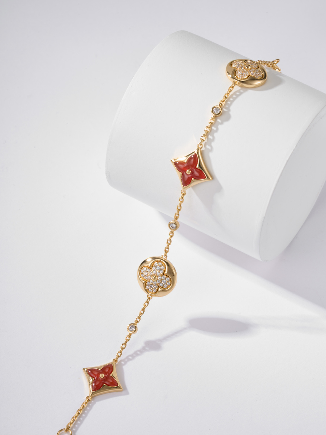 Louis Vuitton Color Blossom BB Star Bracelet Cornelian And Diamonds lv2008 3 Louis Vuitton Color Blossom BB Star Bracelet Cornelian And Diamonds lv2008 - Image 3