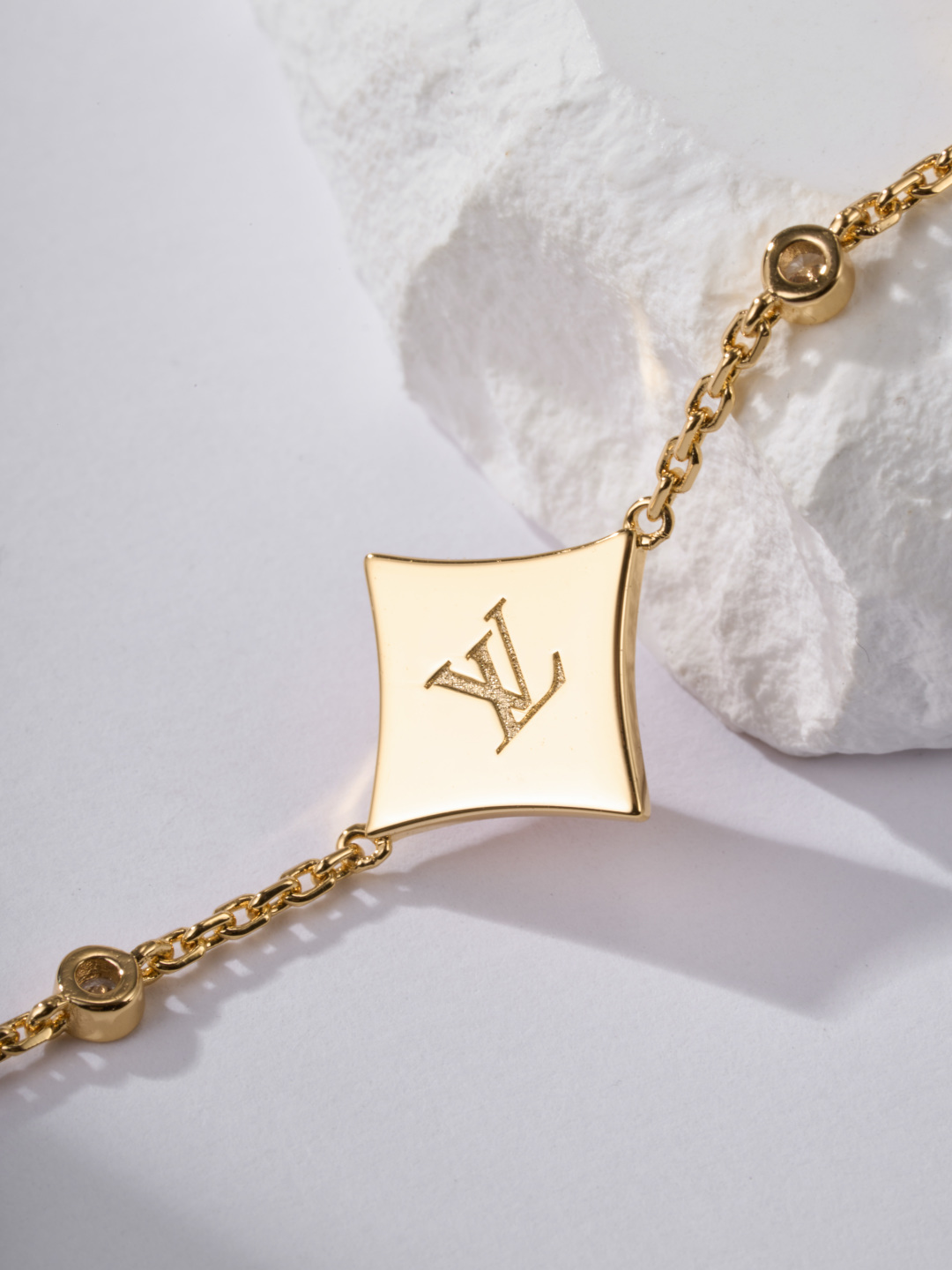 Louis Vuitton Color Blossom BB Star Bracelet Cornelian And Diamonds lv2008 5 Louis Vuitton Color Blossom BB Star Bracelet Cornelian And Diamonds lv2008 - Image 5