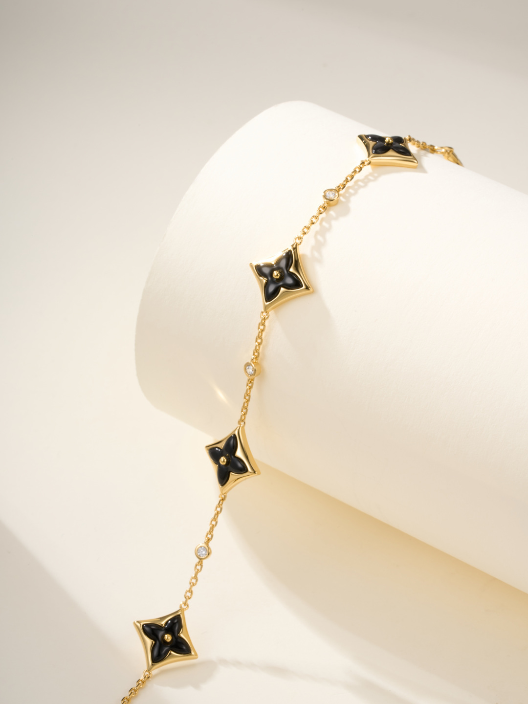 Louis Vuitton Color Blossom BB Star Bracelet Onyx And Diamonds lv2005 3 Louis Vuitton Color Blossom BB Star Bracelet Onyx And Diamonds lv2005 - Image 3
