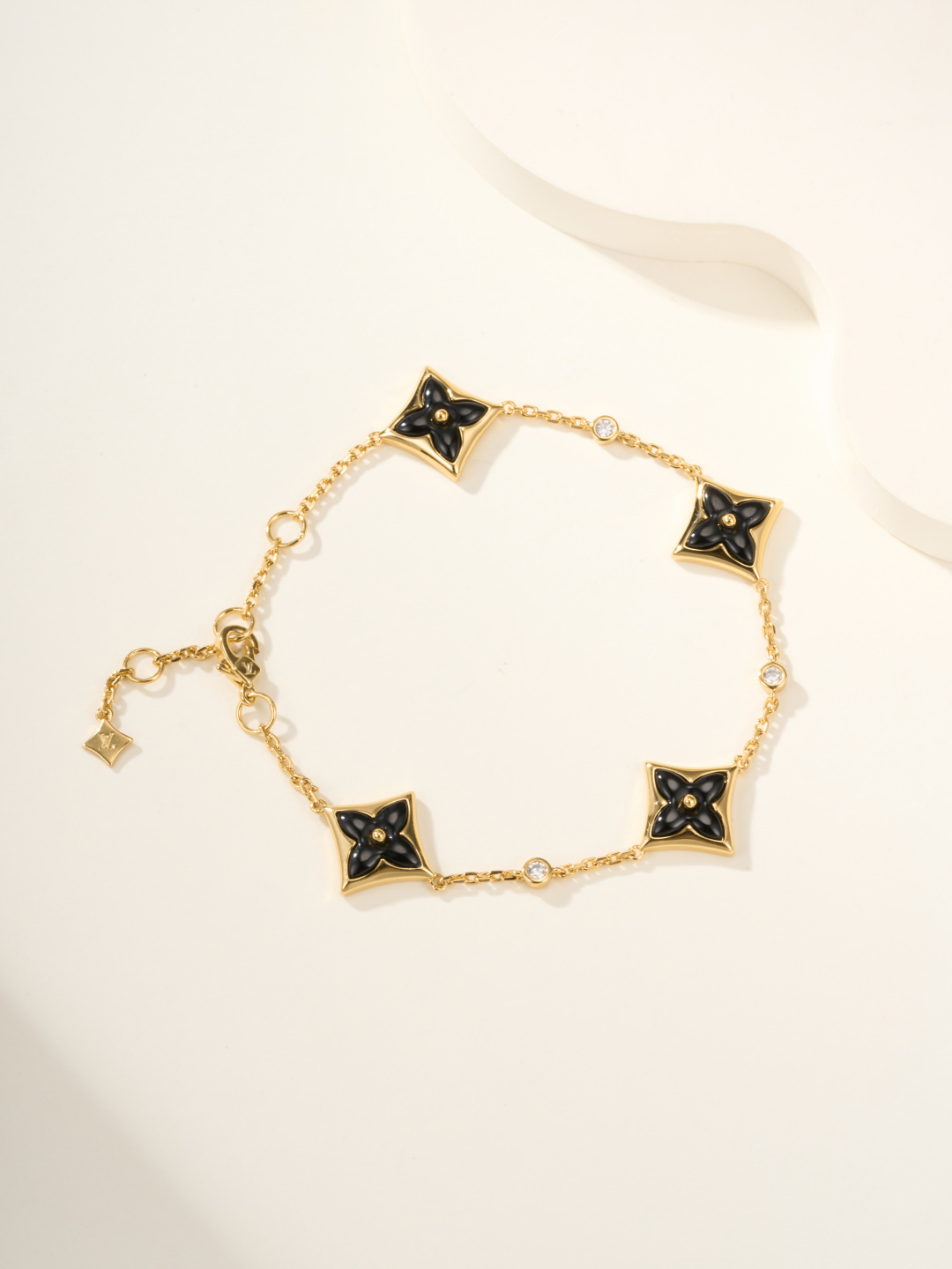 Louis Vuitton Color Blossom BB Star Bracelet Onyx And Diamonds lv2005 1 Louis Vuitton Color Blossom BB Star Bracelet Onyx And Diamonds lv2005