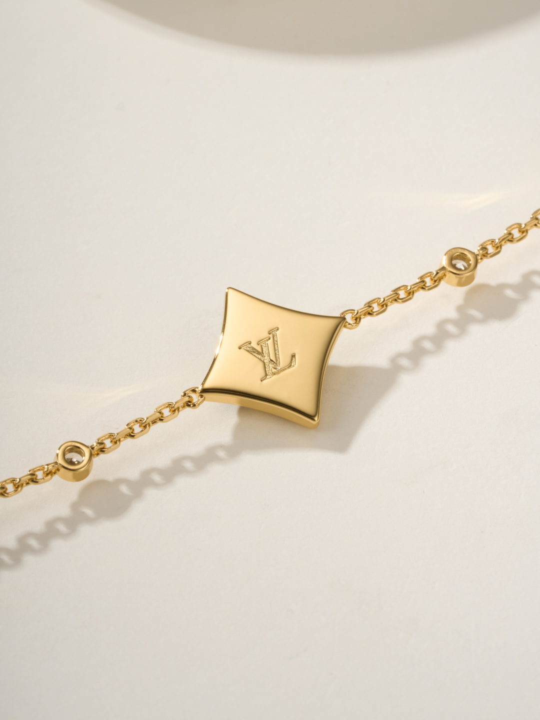 Louis Vuitton Color Blossom BB Star Bracelet Onyx And Diamonds lv2005 8 Louis Vuitton Color Blossom BB Star Bracelet Onyx And Diamonds lv2005 - Image 8