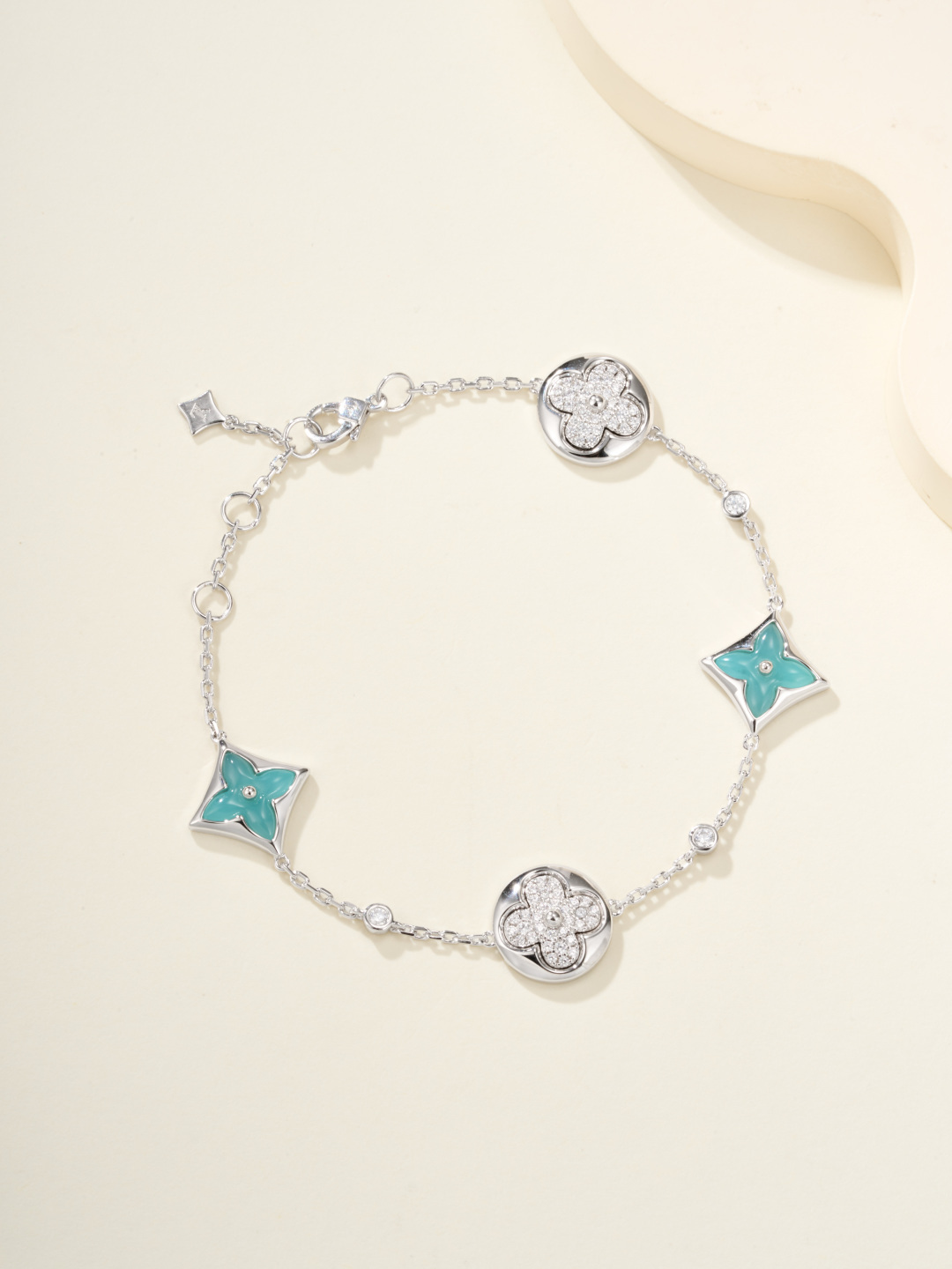 Louis Vuitton Color Blossom BB Star Bracelet Amazonite White Gold And Diamonds lv2010 1 Louis Vuitton Color Blossom BB Star Bracelet Amazonite White Gold And Diamonds lv2010