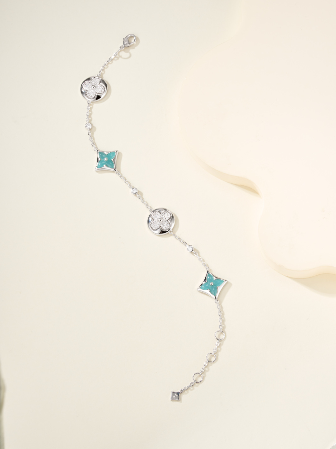 Louis Vuitton Color Blossom BB Star Bracelet Amazonite White Gold And Diamonds lv2010 3 Louis Vuitton Color Blossom BB Star Bracelet Amazonite White Gold And Diamonds lv2010 - Image 3
