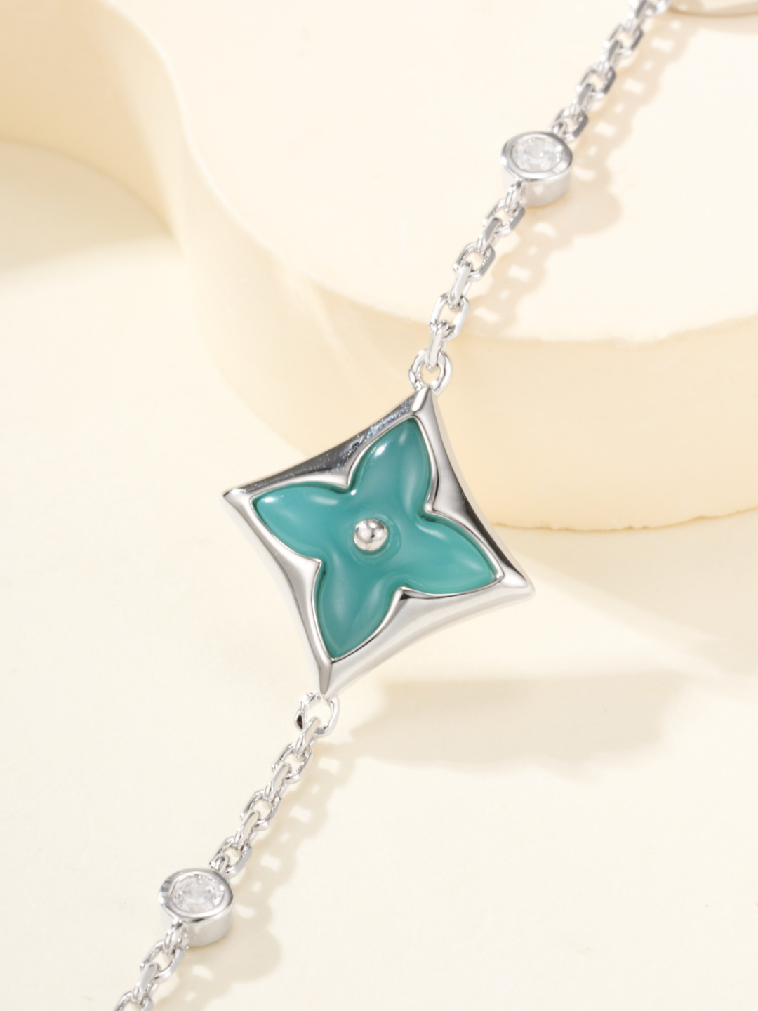 Louis Vuitton Color Blossom BB Star Bracelet Amazonite White Gold And Diamonds lv2010 5 Louis Vuitton Color Blossom BB Star Bracelet Amazonite White Gold And Diamonds lv2010 - Image 5