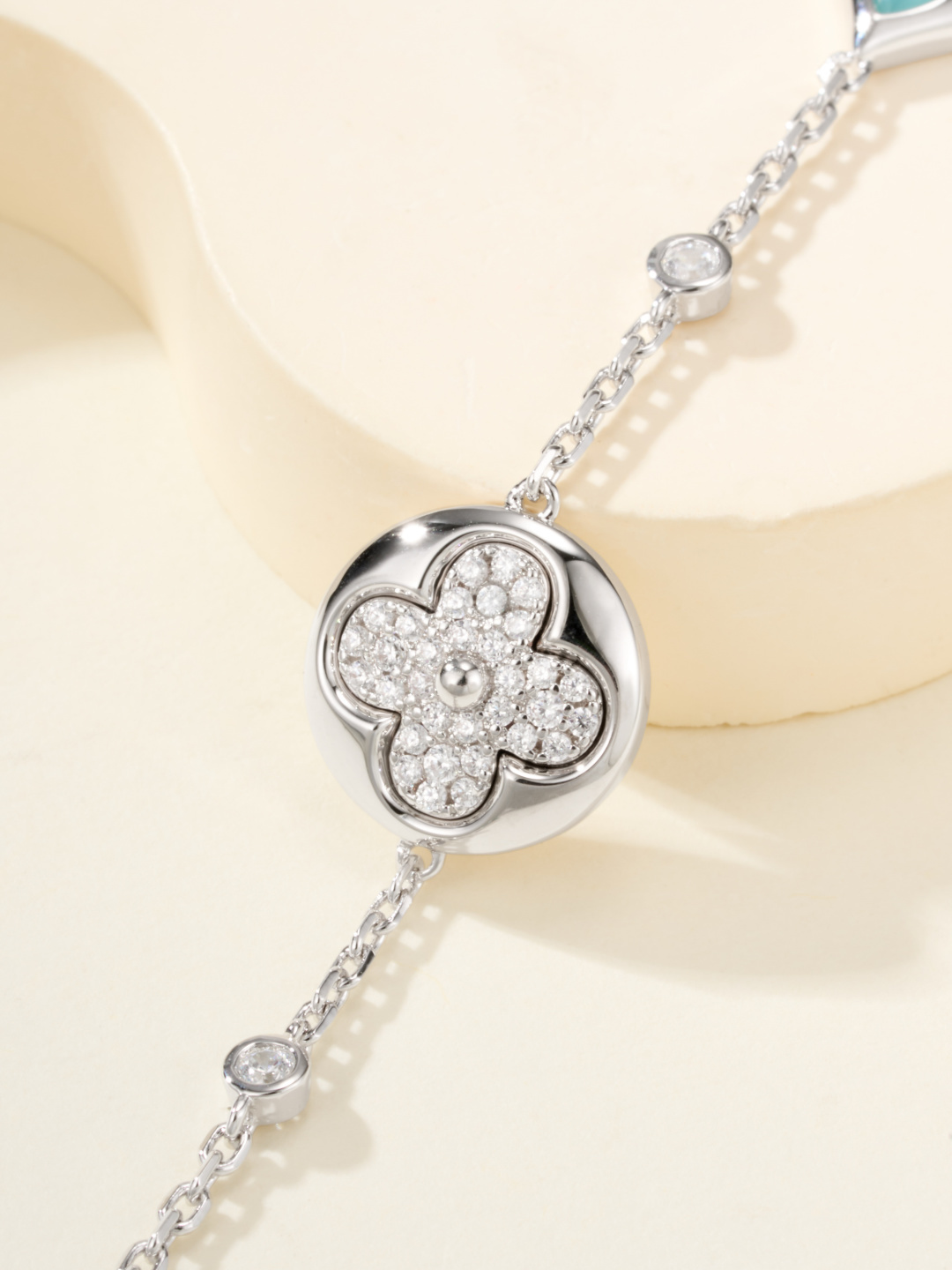 Louis Vuitton Color Blossom BB Star Bracelet Amazonite White Gold And Diamonds lv2010 6 Louis Vuitton Color Blossom BB Star Bracelet Amazonite White Gold And Diamonds lv2010 - Image 6