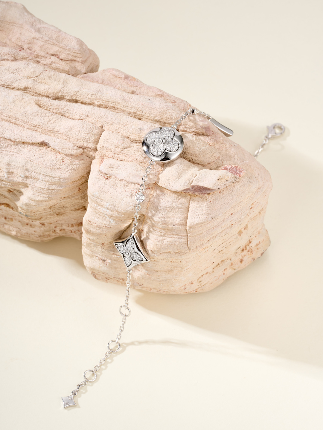 Louis Vuitton Color Blossom BB Star Bracelet Pink Gold And Diamonds lv2009 4 Louis Vuitton Color Blossom BB Star Bracelet Pink Gold And Diamonds lv2009 - Image 4