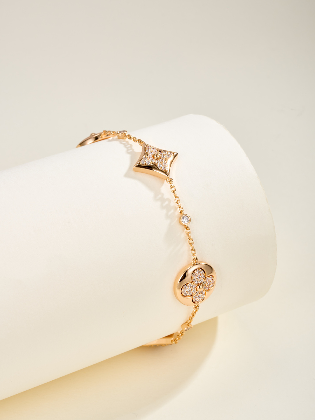 Louis Vuitton Color Blossom BB Star Bracelet Pink Gold And Diamonds lv2009 5 Louis Vuitton Color Blossom BB Star Bracelet Pink Gold And Diamonds lv2009 - Image 5