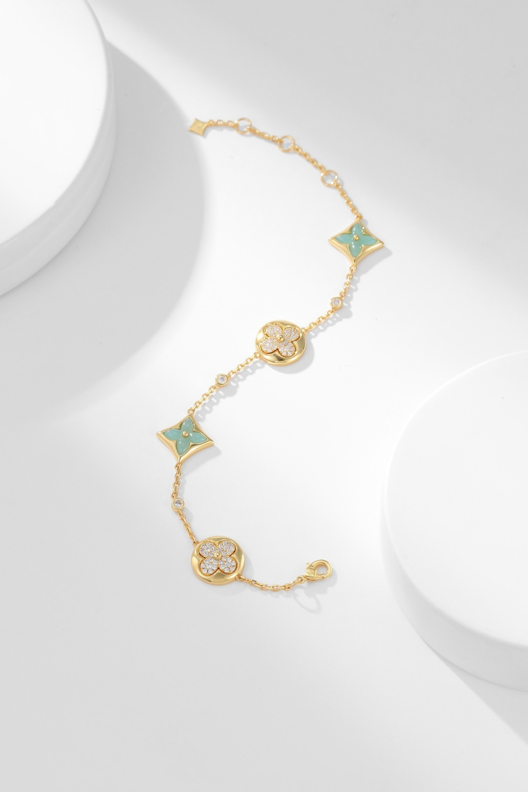 Louis Vuitton Color Blossom BB Star Bracelet Yellow Gold And Diamonds lv2011 2 Louis Vuitton Color Blossom BB Star Bracelet Yellow Gold And Diamonds lv2011 - Image 2