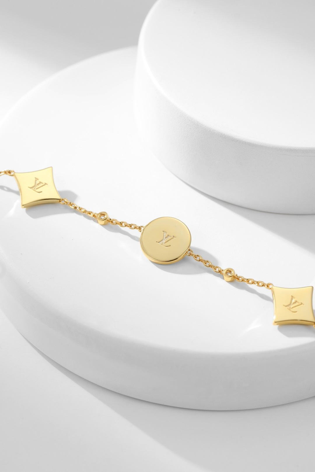 Louis Vuitton Color Blossom BB Star Bracelet Yellow Gold And Diamonds lv2011 7 Louis Vuitton Color Blossom BB Star Bracelet Yellow Gold And Diamonds lv2011 - Image 7
