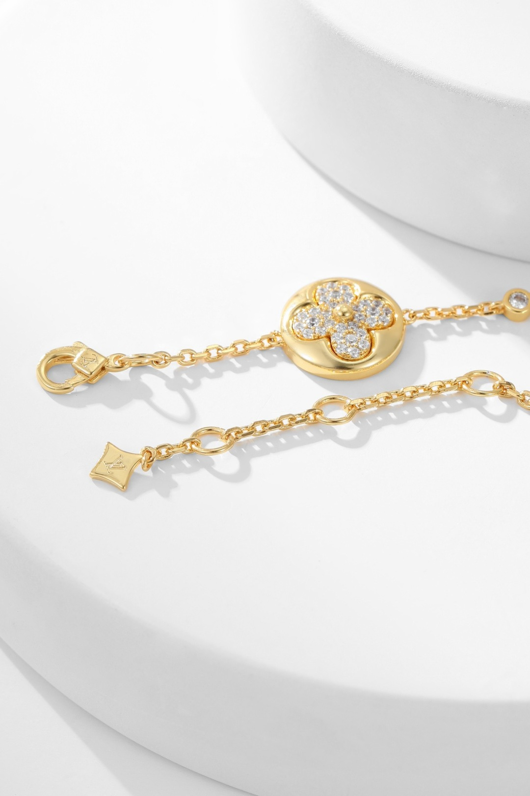 Louis Vuitton Color Blossom BB Star Bracelet Yellow Gold And Diamonds lv2011 8 Louis Vuitton Color Blossom BB Star Bracelet Yellow Gold And Diamonds lv2011 - Image 8