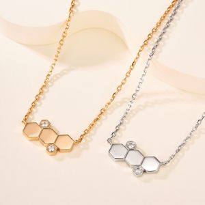 Chaumet Diamonds Bee De Chaumet Pendant